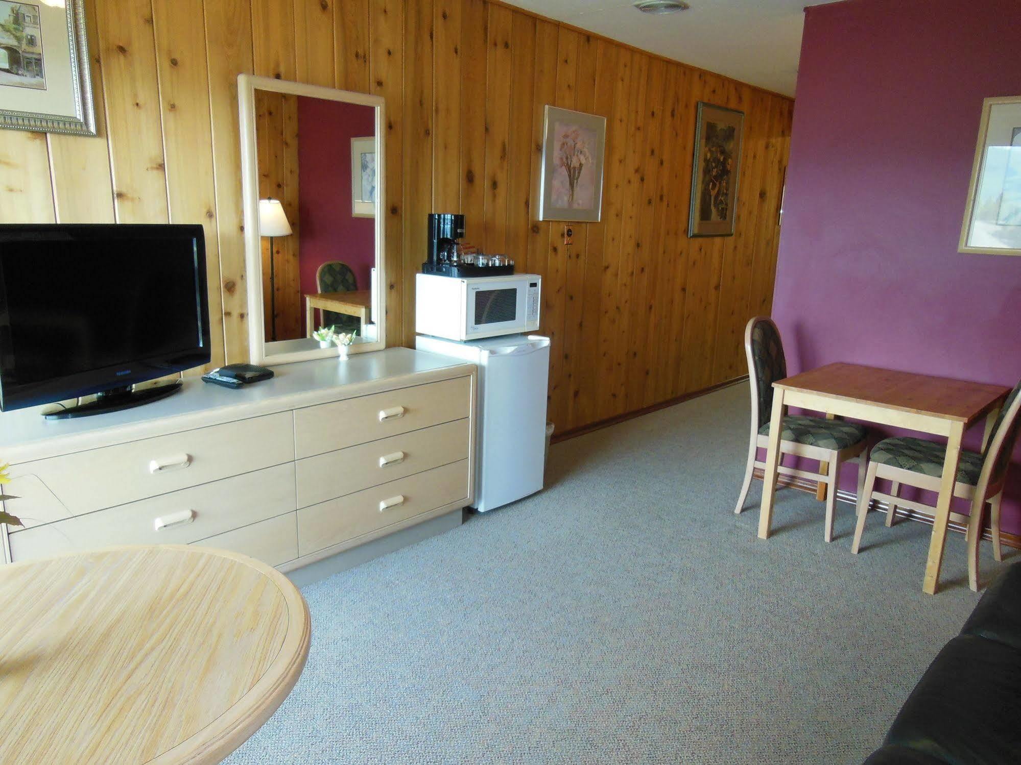 Motel Bo Radium Radium Hot Springs Εξωτερικό φωτογραφία
