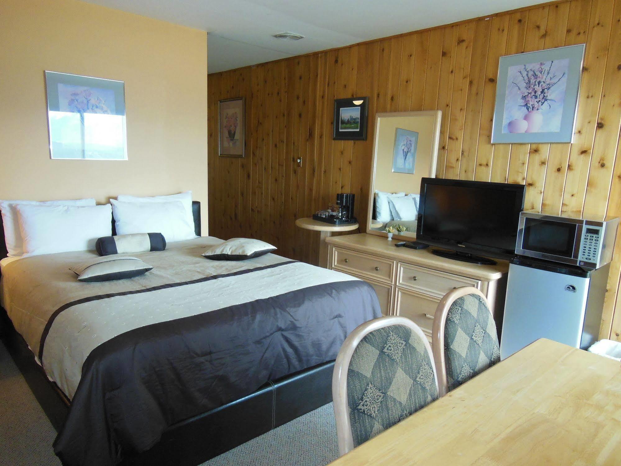 Motel Bo Radium Radium Hot Springs Εξωτερικό φωτογραφία